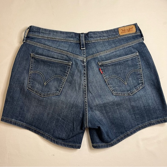 Levi blue Jean denim short shorts medium wash size women's 4 - Picture 1 of 10